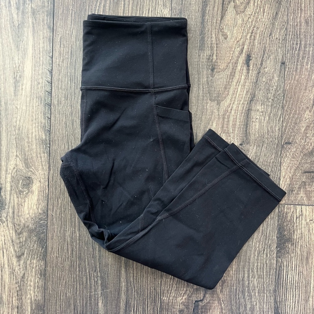 Athleta Salutation Stash Capri